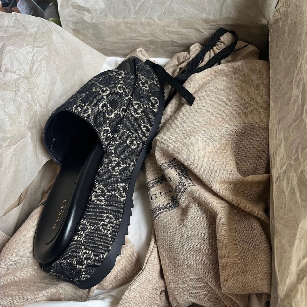 Selling never worn GG supreme platform sandals. They are brand new. - Picture 3 of 3